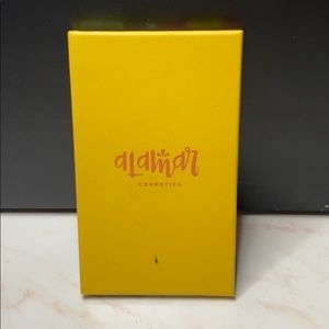 Alamar cosmetics palette